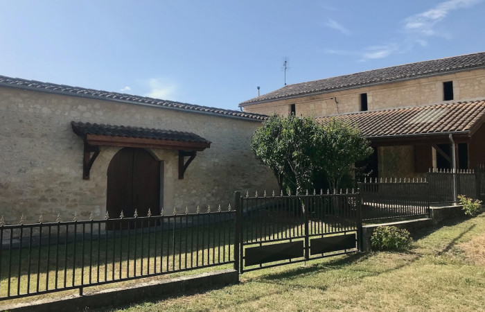 facade élargie maison et grange